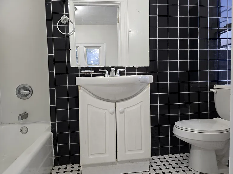 10 Lawndale St #2 — Photo 18