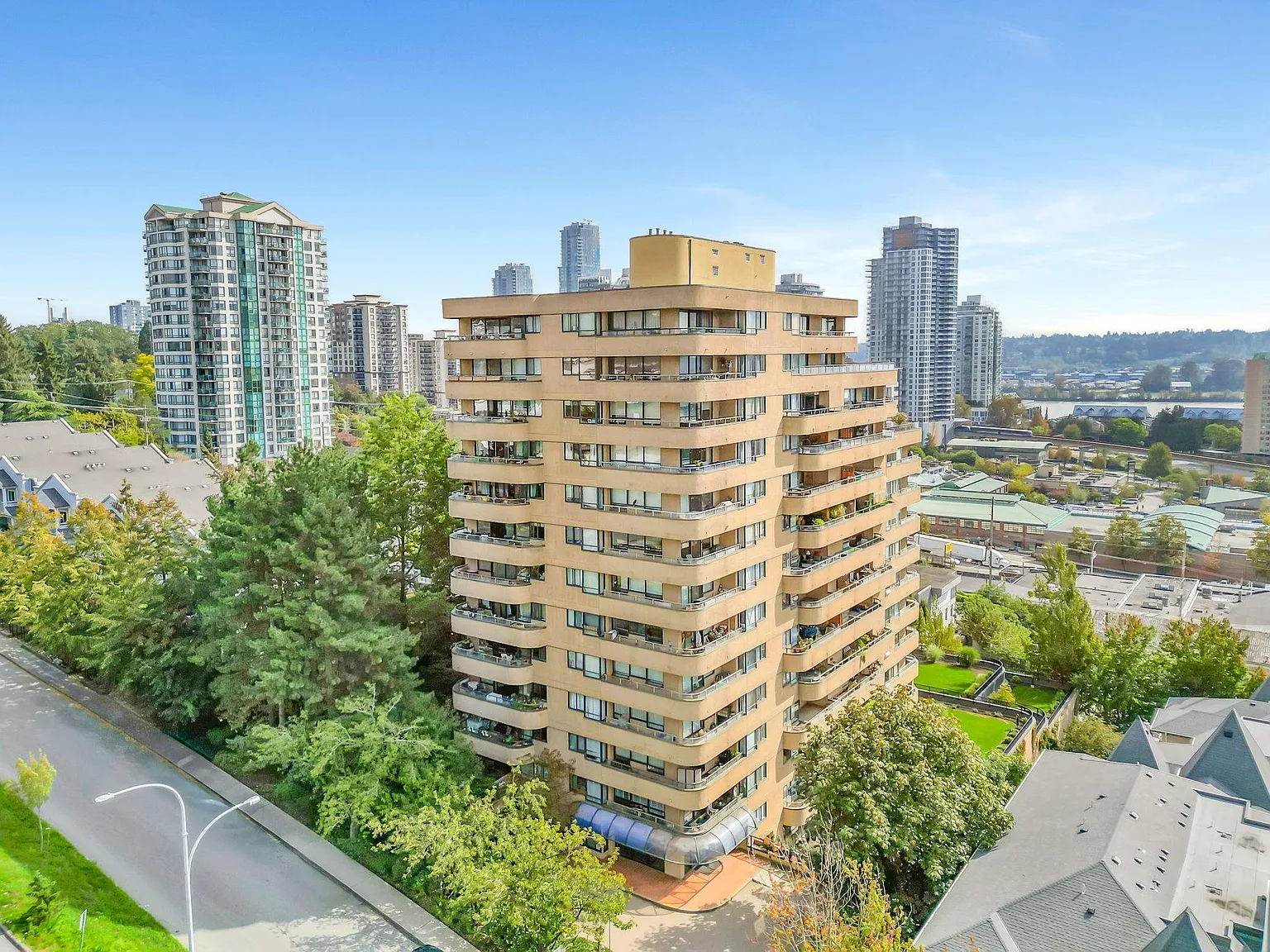 1 bed, 650 sqft, $2,000 — Photo 1