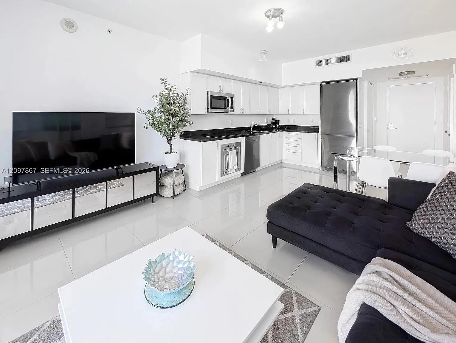 Mint Condo — Photo 3
