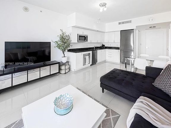 3rd image of 92 SW 3rd St APT 1908