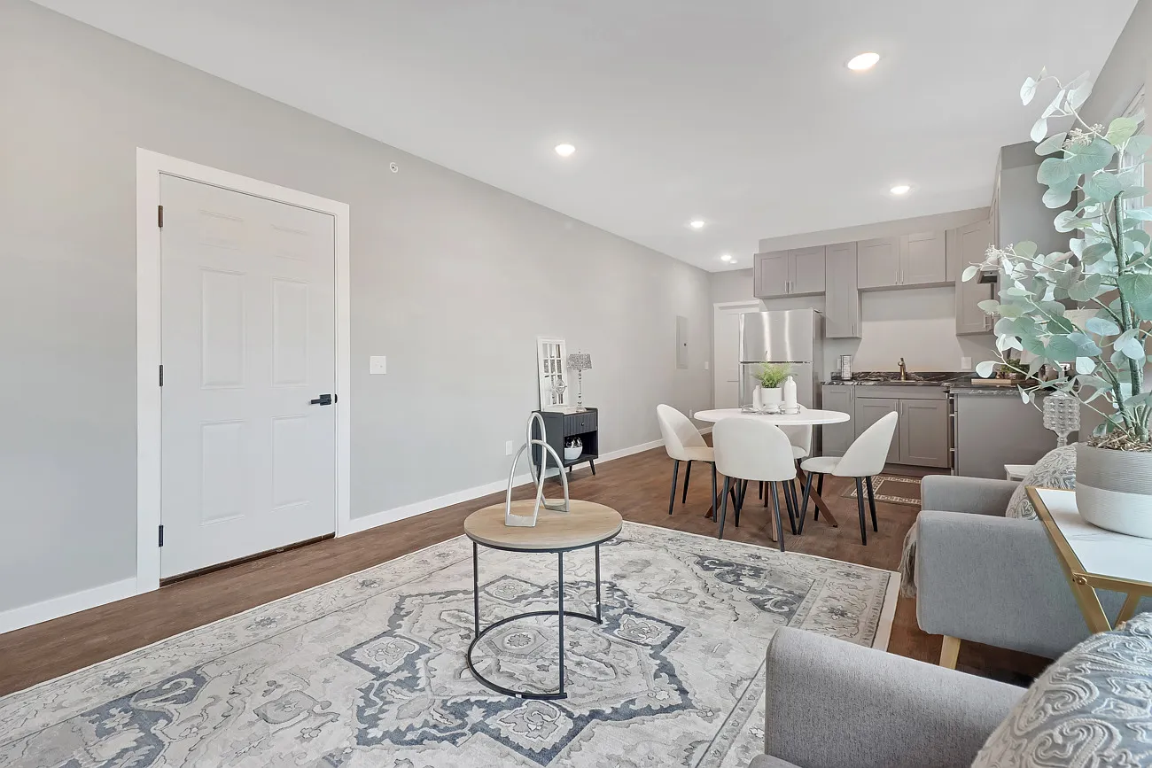 1 bed, 700 sqft, $2,200 — Photo 3