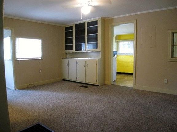 130 Hilltop Dining Room