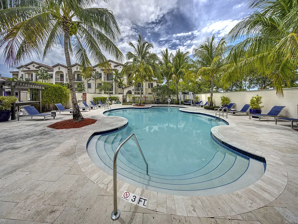 Solle Davie Luxury Apartments apartments community photo