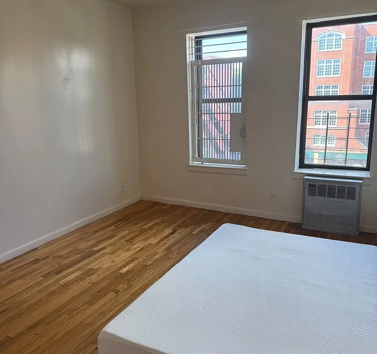 828 Gerard Ave