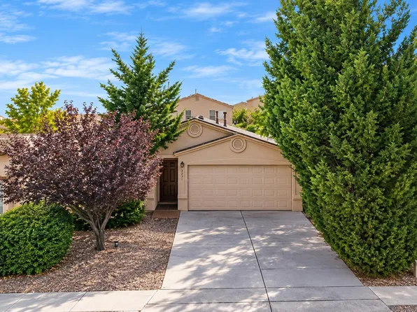 8211 Wolverine Dr NW, Albuquerque, NM 87120