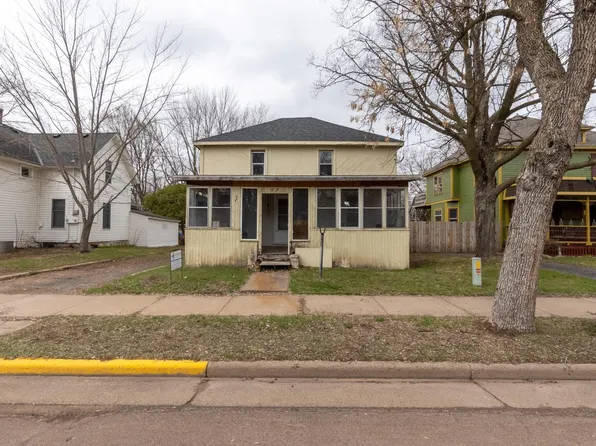 607 N Cascade St, Osceola, WI 54020