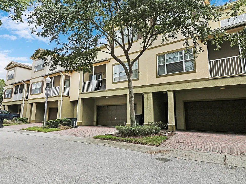 2586 Grand Central Pkwy #4