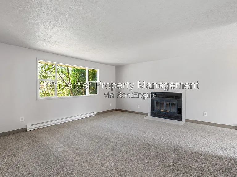 1721 N Glenn Rd — Photo 4