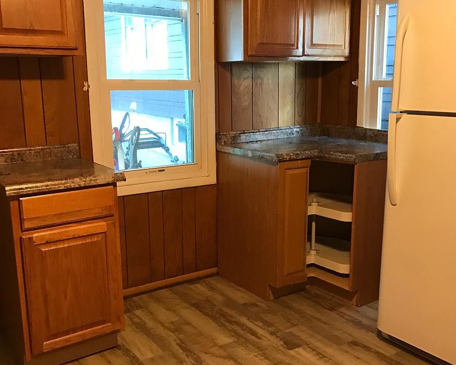 2nd image of 99 Cornelia St
