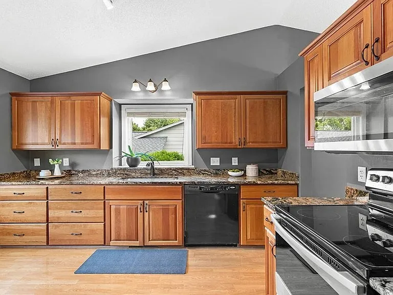 18890 Barrington Dr — Photo 14