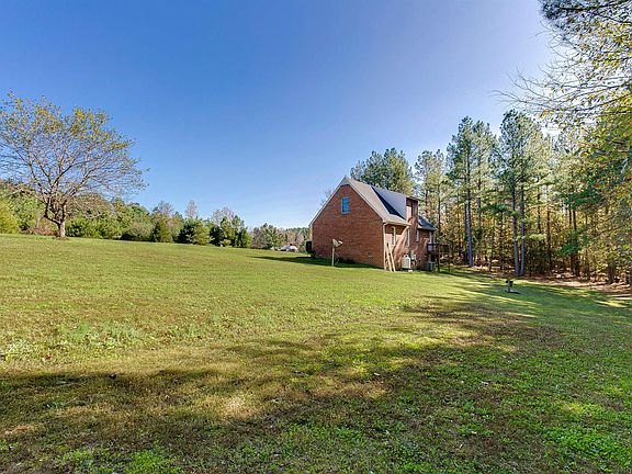 4th image of 2947 Pineview Dr