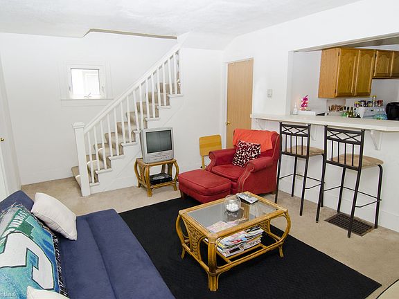 233 Gunson House Living Room (2)