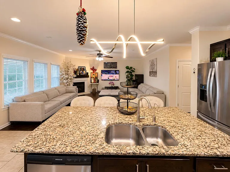313 Briar Park Dr — Photo 9