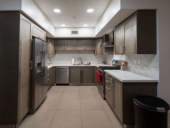 2nd image of 7133 Hawthorn Ave APT 206