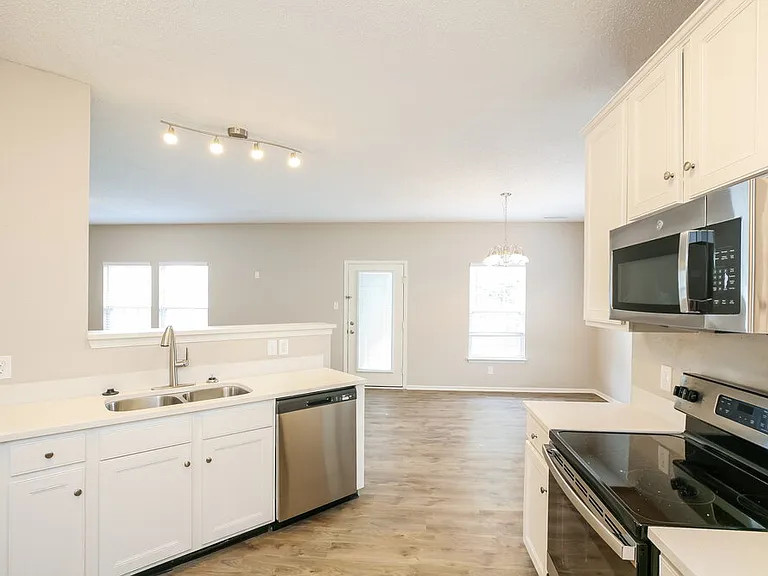 8636 Wheatfield Dr — Photo 9
