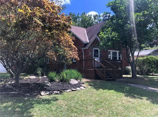 111 Sunset Rd, Avon Lake, OH 44012