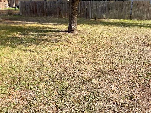 2nd image of 1404 Glendale
