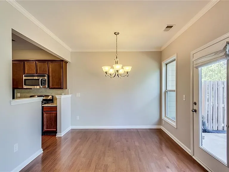 2125 Greencrest Cir — Photo 5