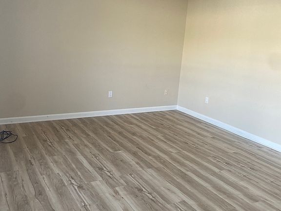 4th image of 160 Hendrix Dr