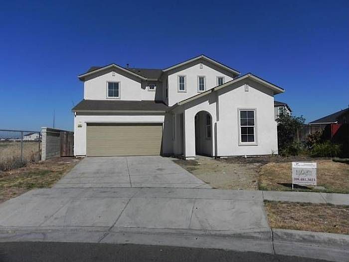 1st image of 2105 Chapman Oak Dr