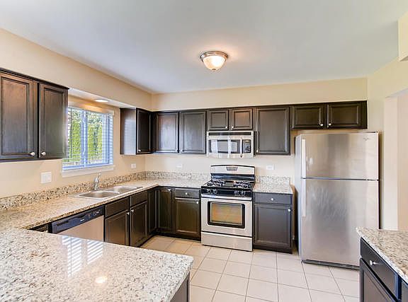 5th image of 2833 Sun Valley Dr