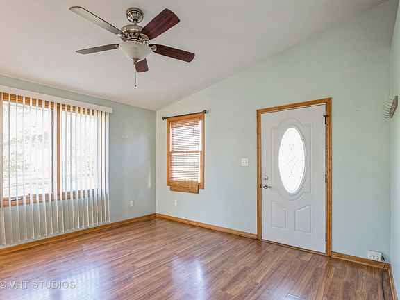 3rd image of 654 E Calhoun St