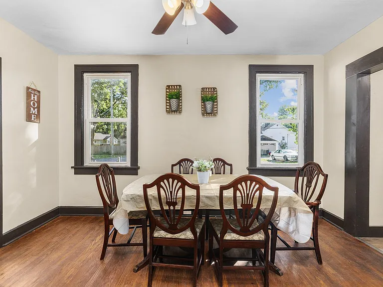 3202 W Main St — Photo 16