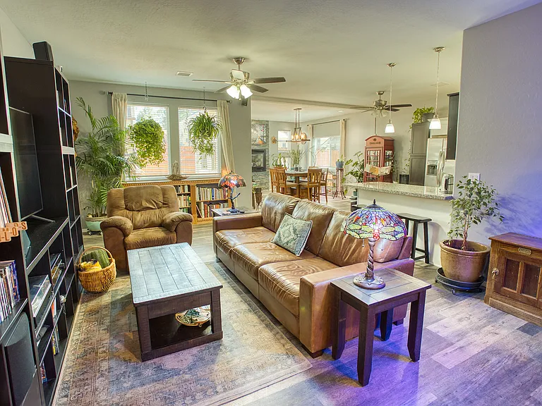 1141 W Cross Creek Ln — Photo 19