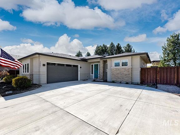 4th image of 3961 W Caragana Ct