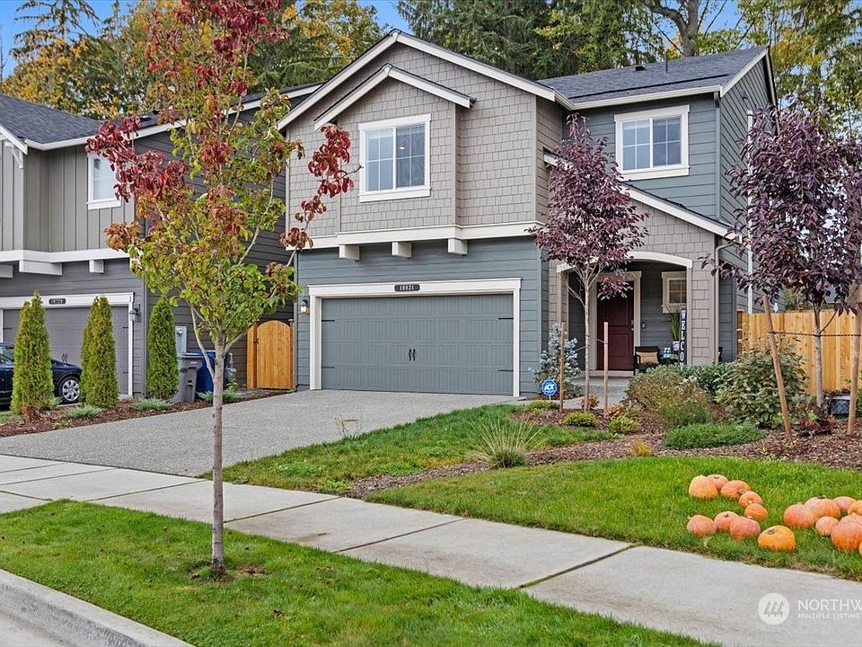 1st image of 10821 32nd Street NE
