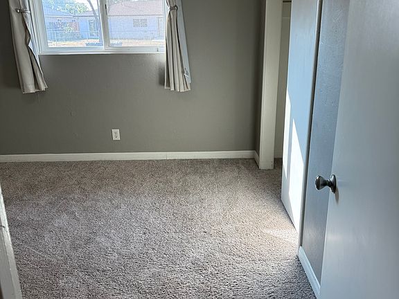 5th image of 3875 E Rialto Ave