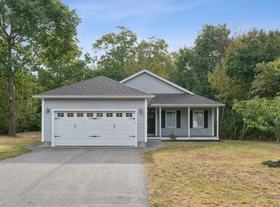 2 Meadow Ln, Old Orchard Beach, ME 04064