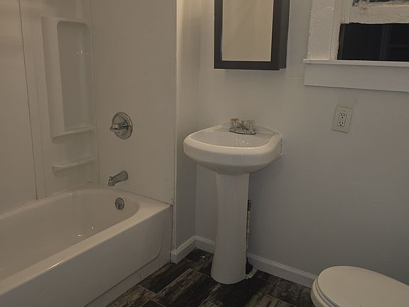 5th image of 4182 Vine St APT 3