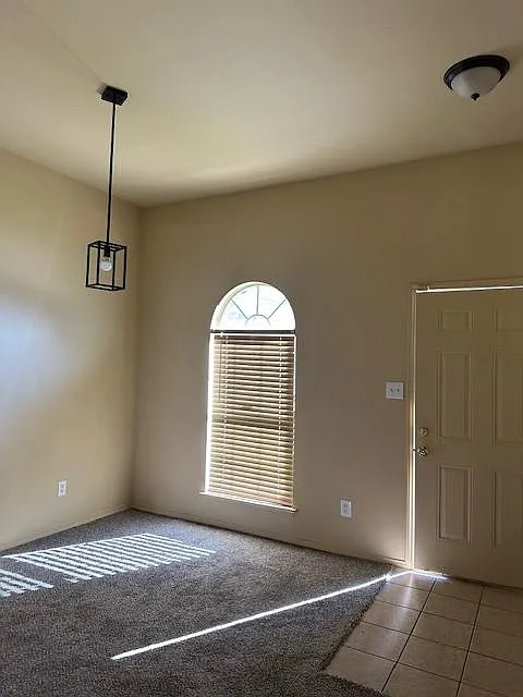 3 bed, 1324 sqft, $1,800 — Photo 3