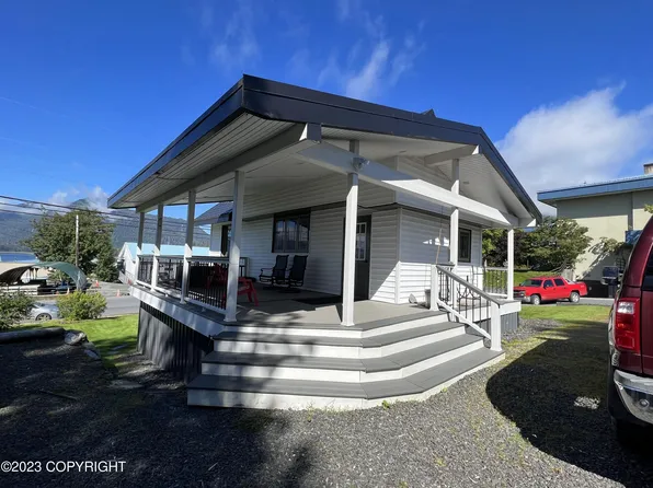 406 N 1st St, Petersburg, AK 99833