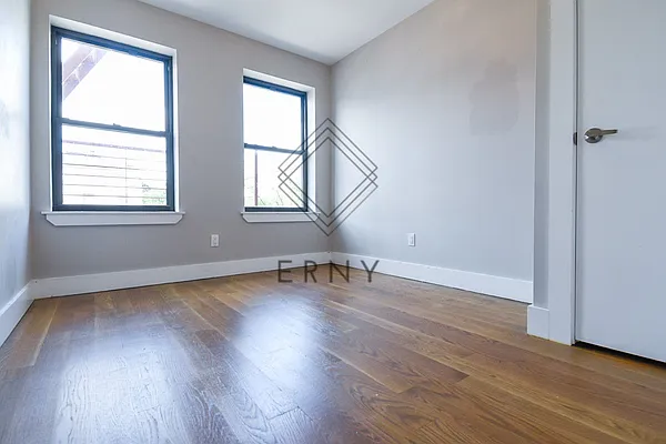 Rented by ERNY LLC | media 12