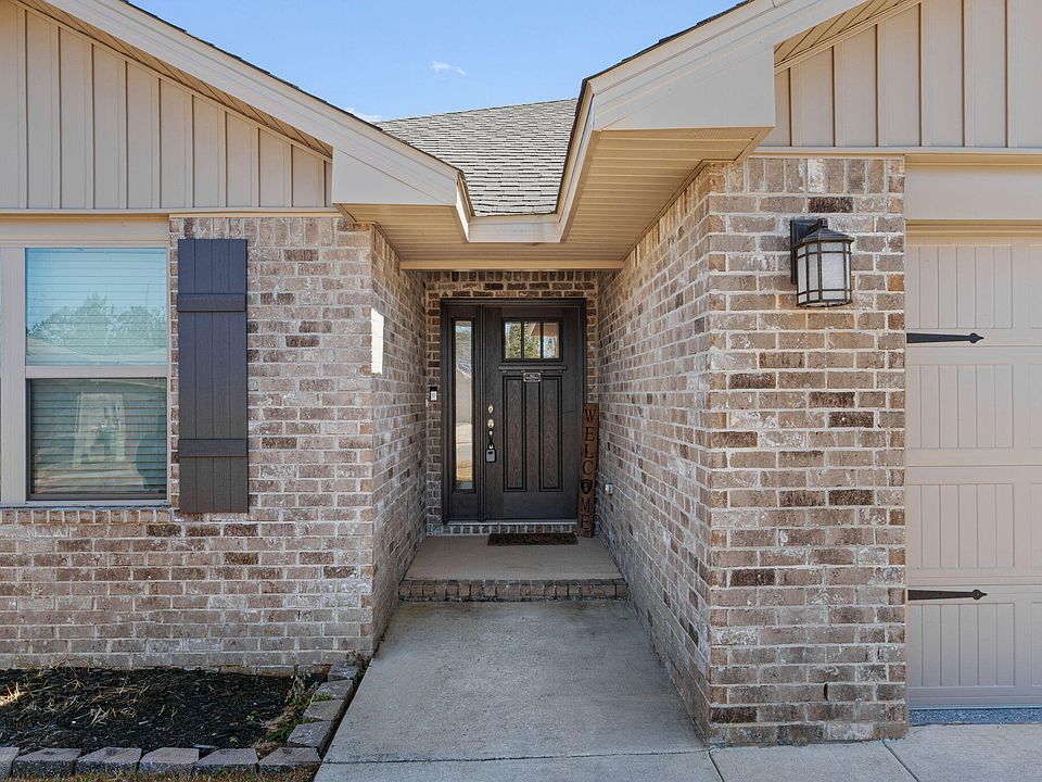 1st image of 117 Ridgeway Cir