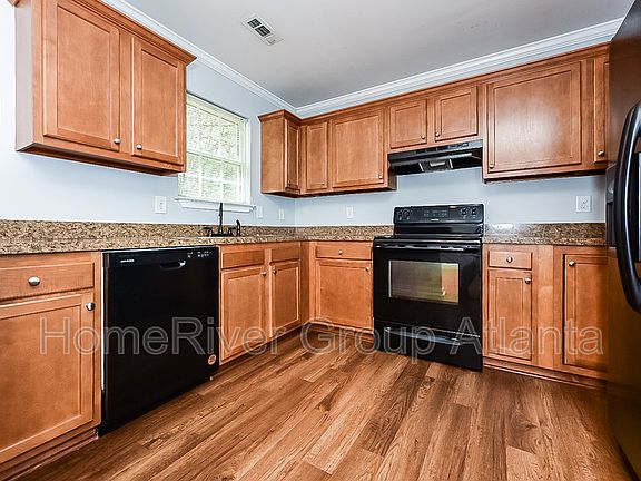 5th image of 2320 Rock Mill Ln NE