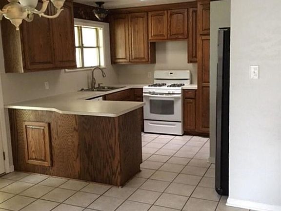 2nd image of 204 S 2nd St