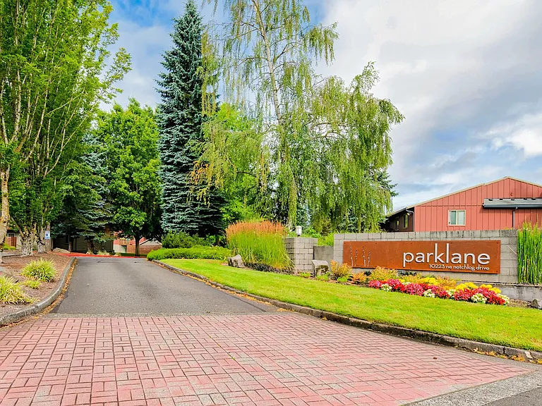 Parklane Apartments — Photo 35