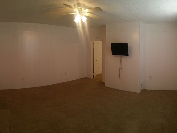 2nd image of 425 N Academy St