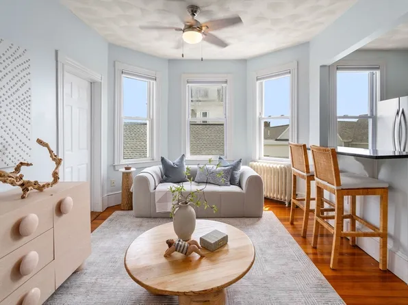 53 Trident Ave APT 301, Winthrop, MA 02152