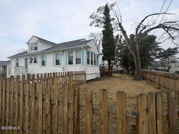 2nd image of 4 Spring St