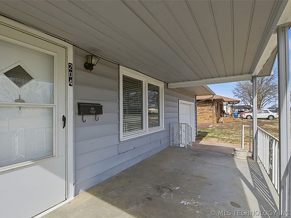 5th image of 204 N Grant St