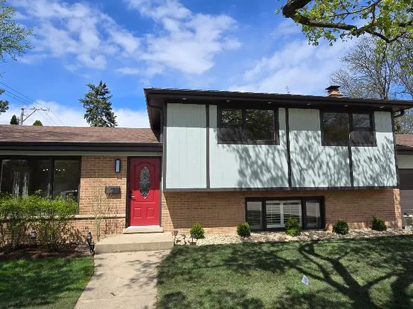 700 Florence Dr, Park Ridge, IL 60068