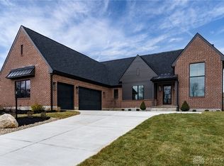 1964 Horseshoe Bnd, Dayton, OH 45458