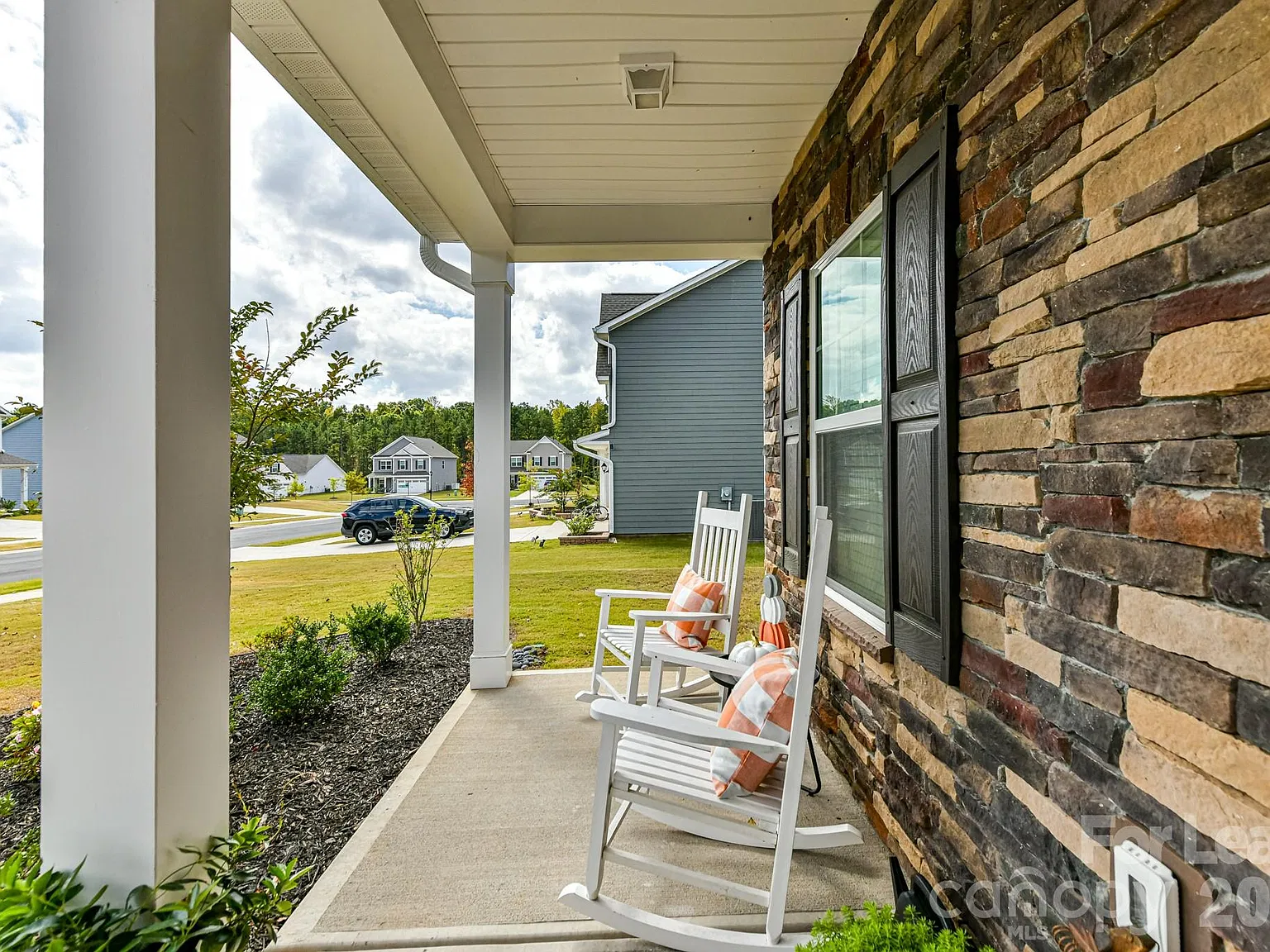 4 bed, 2.5 bath, 2548 sqft, $2,750 — Photo 3