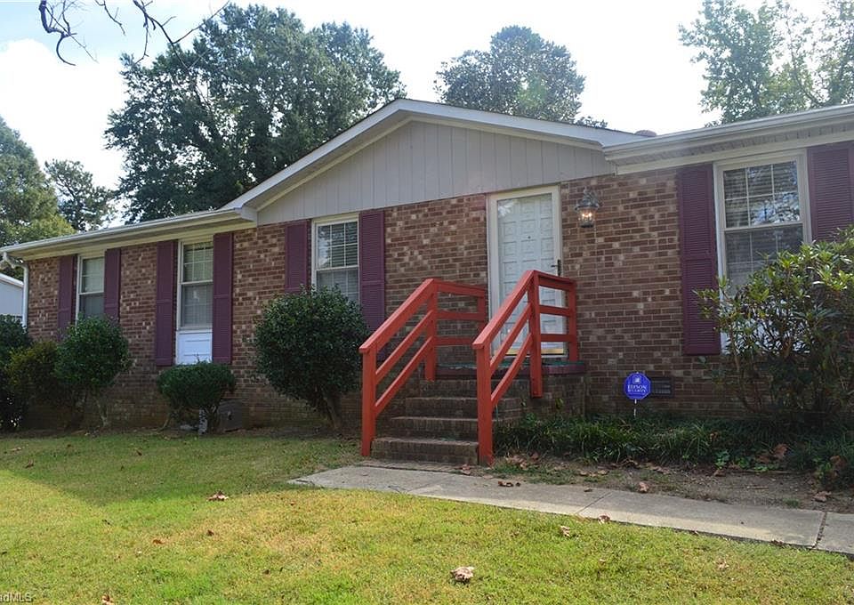 1st image of 4 Bywood Ct