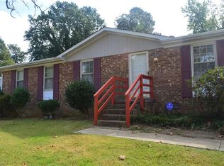 4 Bywood Ct, Greensboro, NC 27405