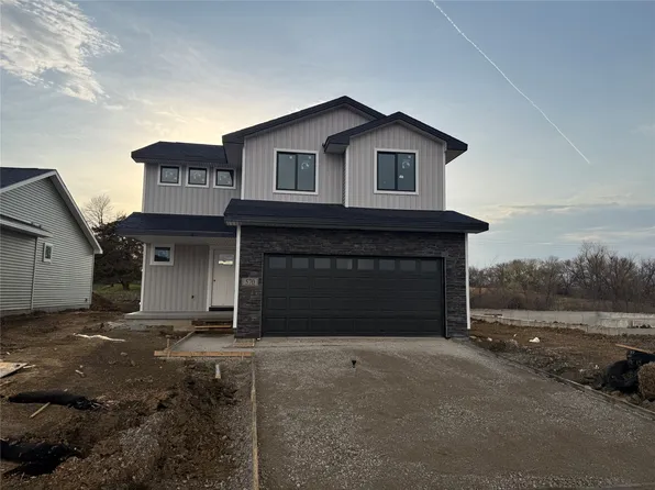 570 NW Rockwood Ln, Grimes, IA 50111